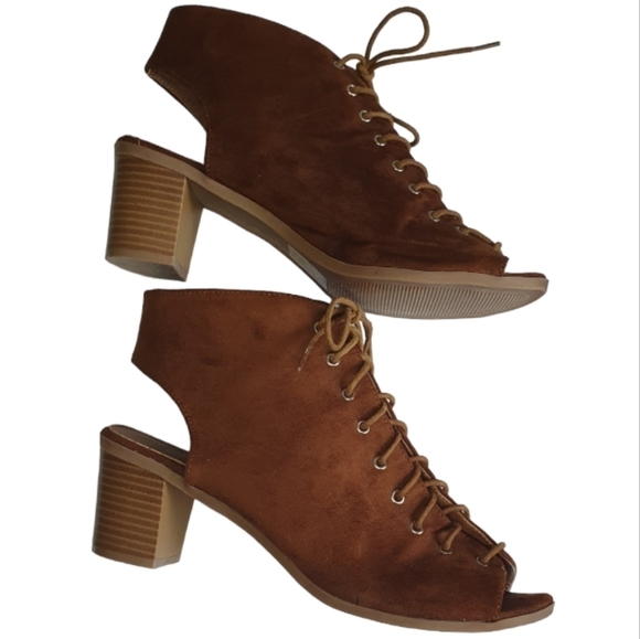 BELLA MARIE Lace Up Block Heel Booties Brown Suede Women Sz 10 Renaissance Vibes - Picture 2 of 14